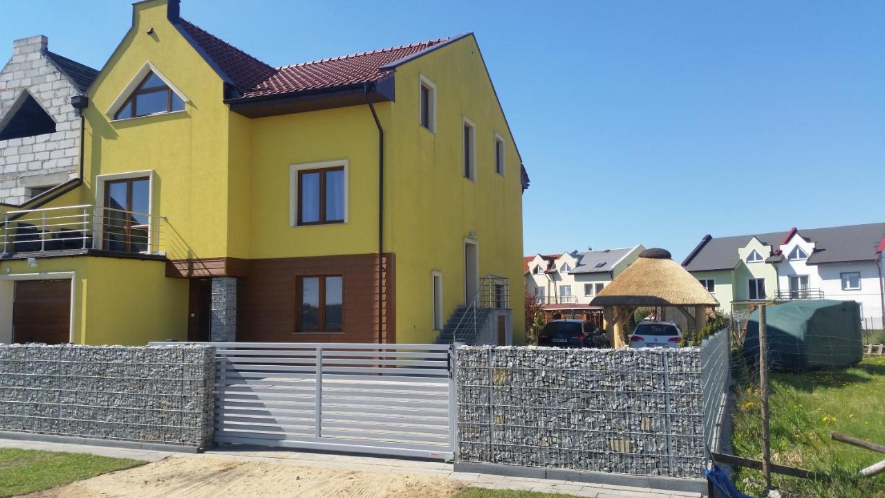 Tobi-Pokoje Goscinne Leba Exterior photo